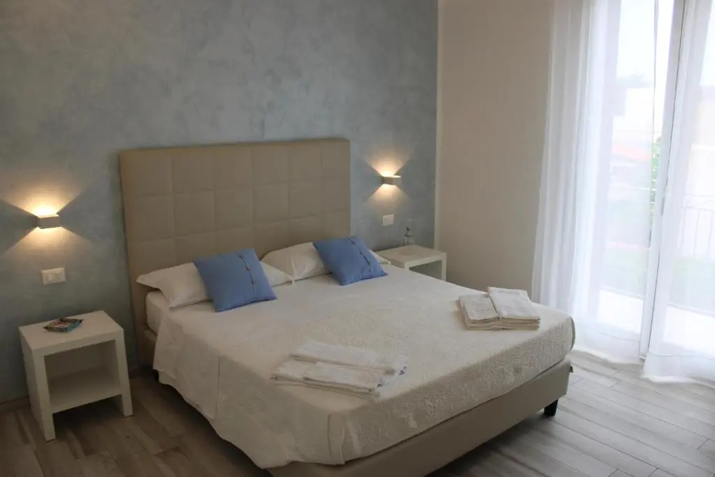 Standard Double room with balcony (full double bed)