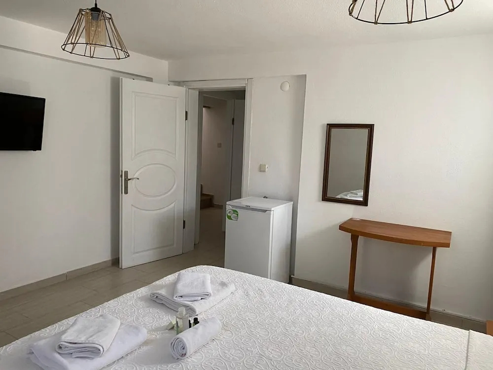 Economy Double Basement room (full double bed)