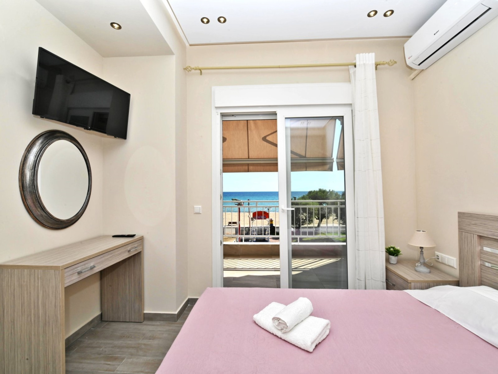 Sabbia Seafront Apartment 3 by TravelPro Servi... - фото 15