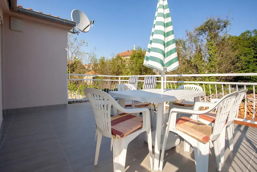 Adorable House Apartment With Roof Terrace