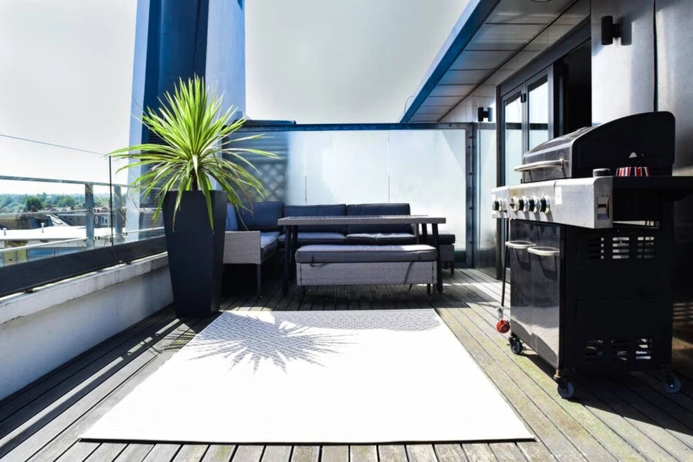 2 Bedroom Penthouse Flat In The Heart Of Balham