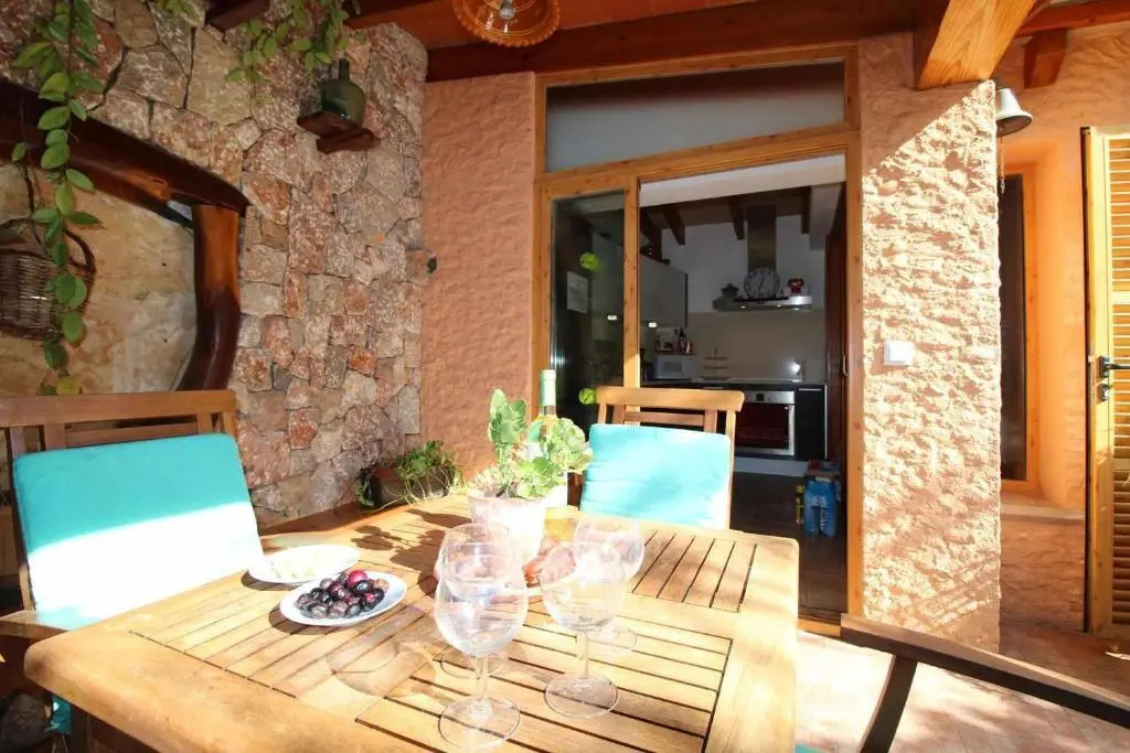 Can Gató den Vives casa para 4 con piscina