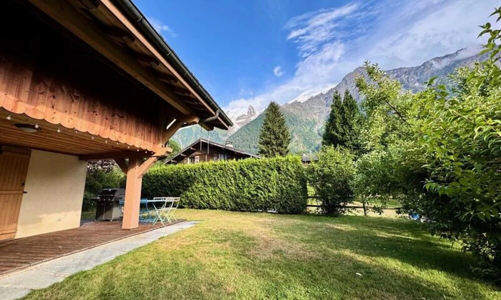 Apartment in Les Houches Near Ski Slopes