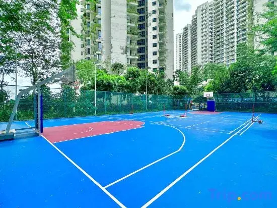 Casa Forest Modern Suites at Forest City JB