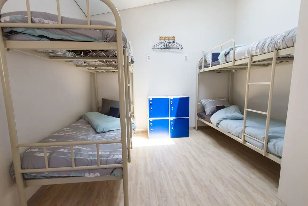 Economy room