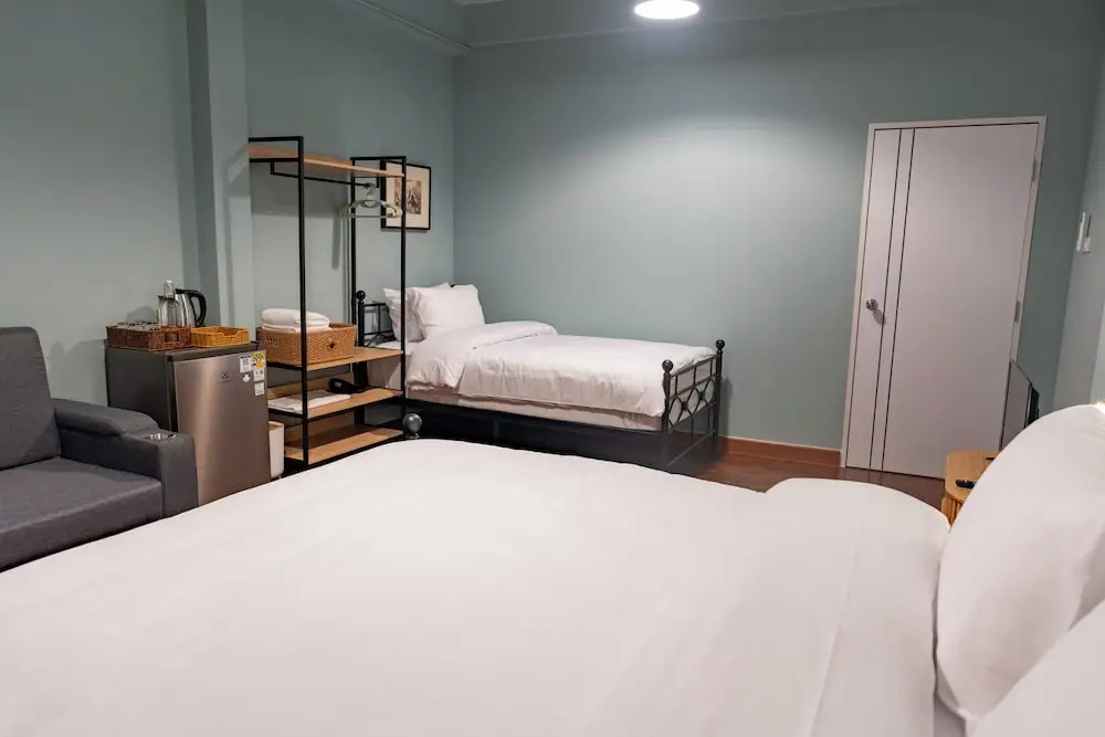 Отель Baan Batra Heritage Suite в Бангкоке