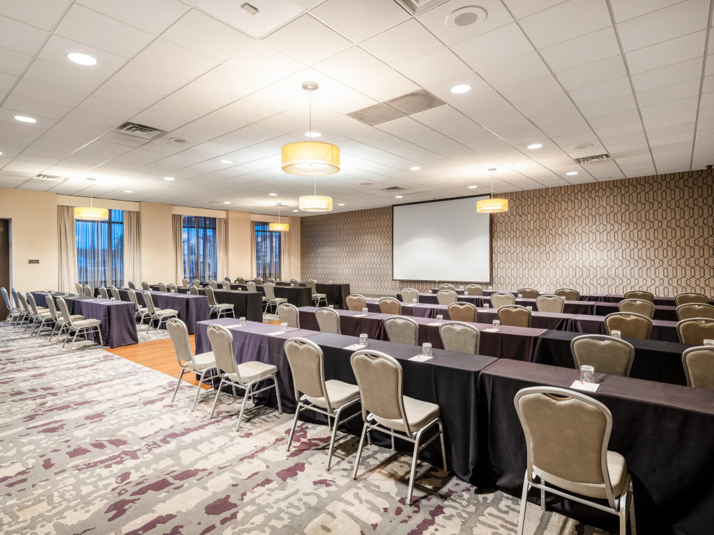 Crowne Plaza Milwaukee Airport by IHG - Général