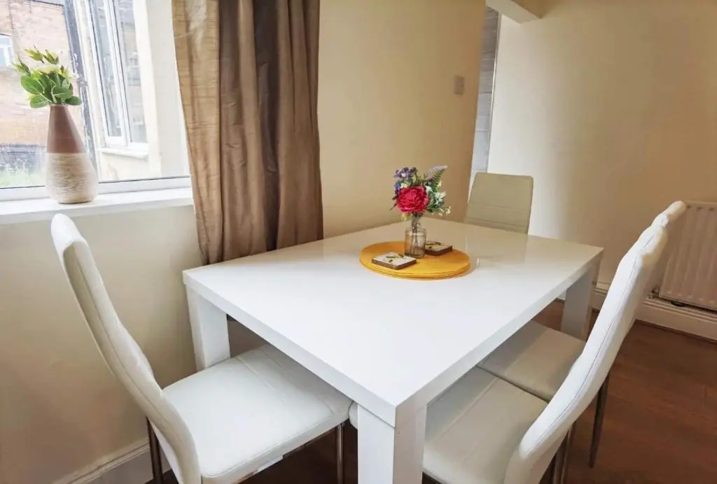 Kenrick Street Great house available for guests and contractors Parking and Wifi