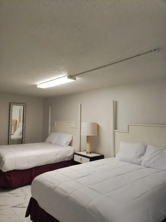 Super Inn Motel