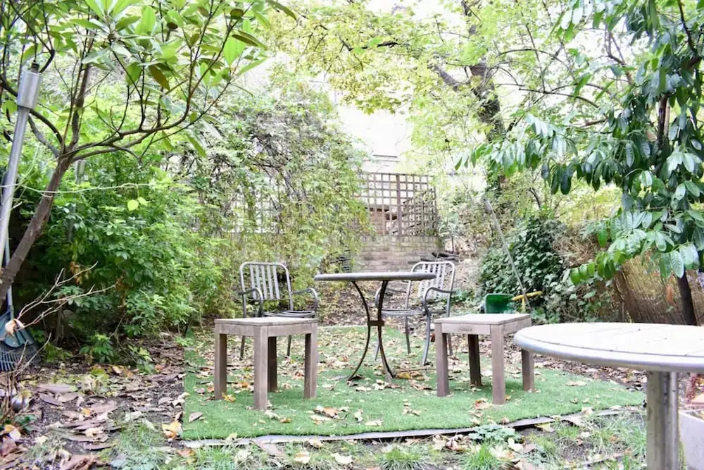 Large 2 Bedroom Flat in Ladbroke Grove With Garden