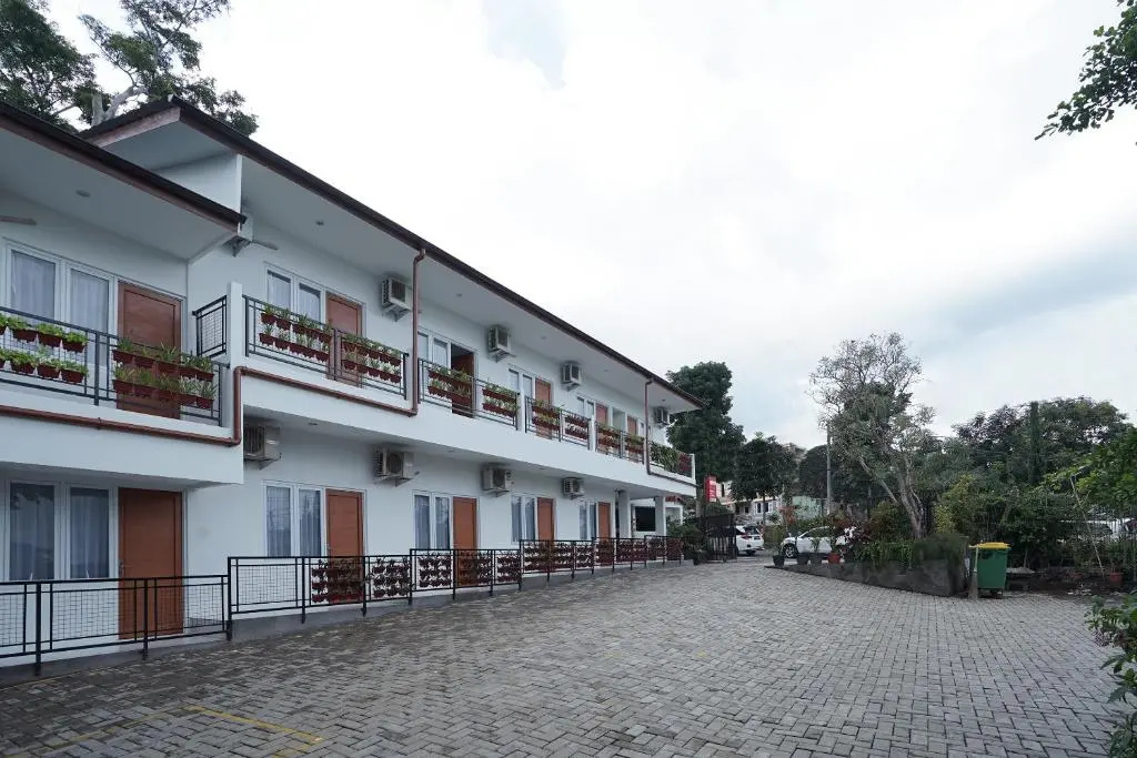 Urbanview Hotel Kazanan Lembang Bandung by RedDoorz