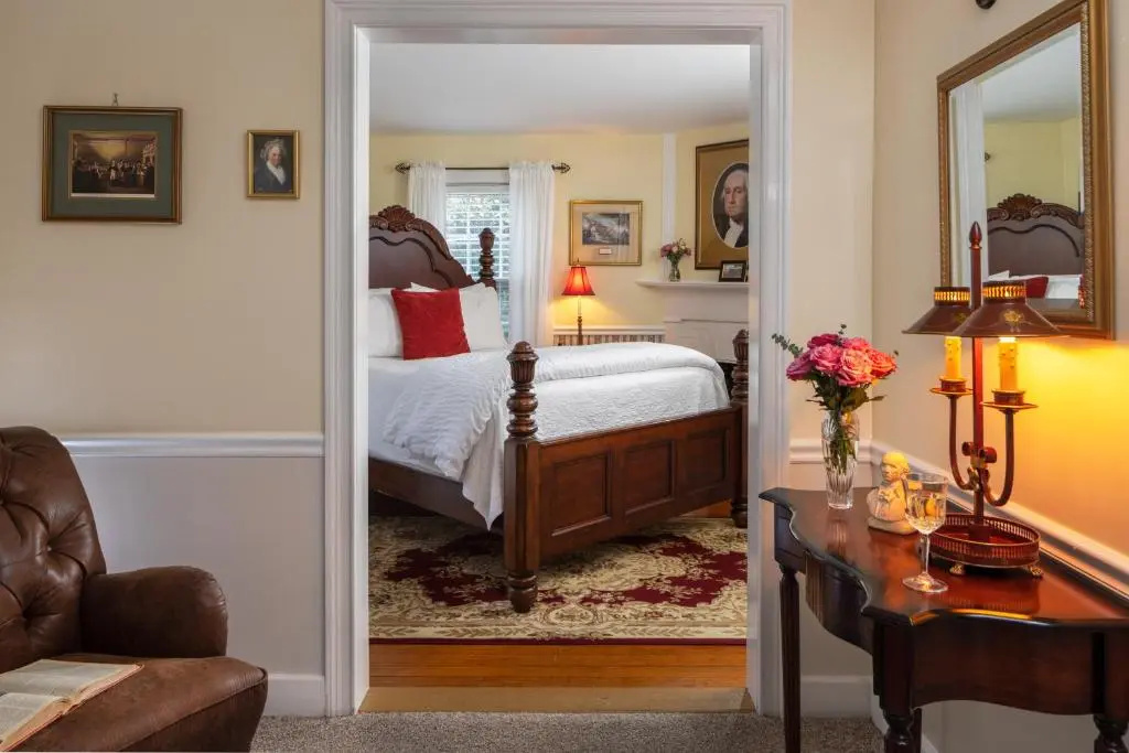 Double Suite (full double bed)