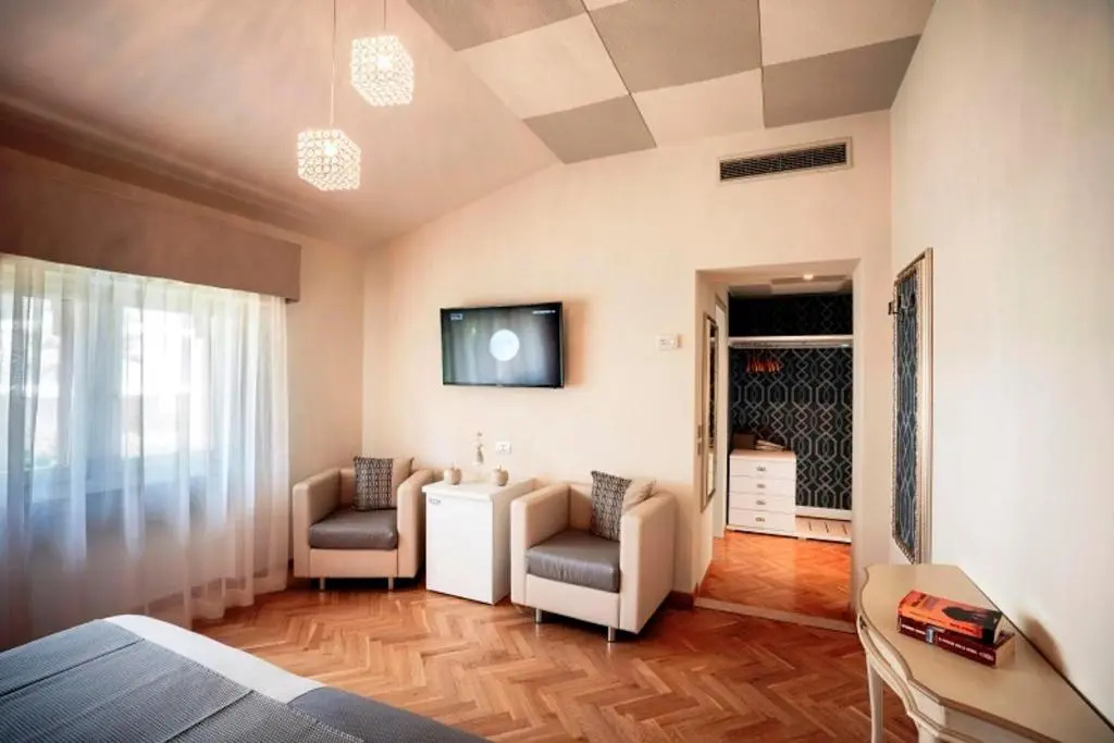 Standard Double room (full double bed)