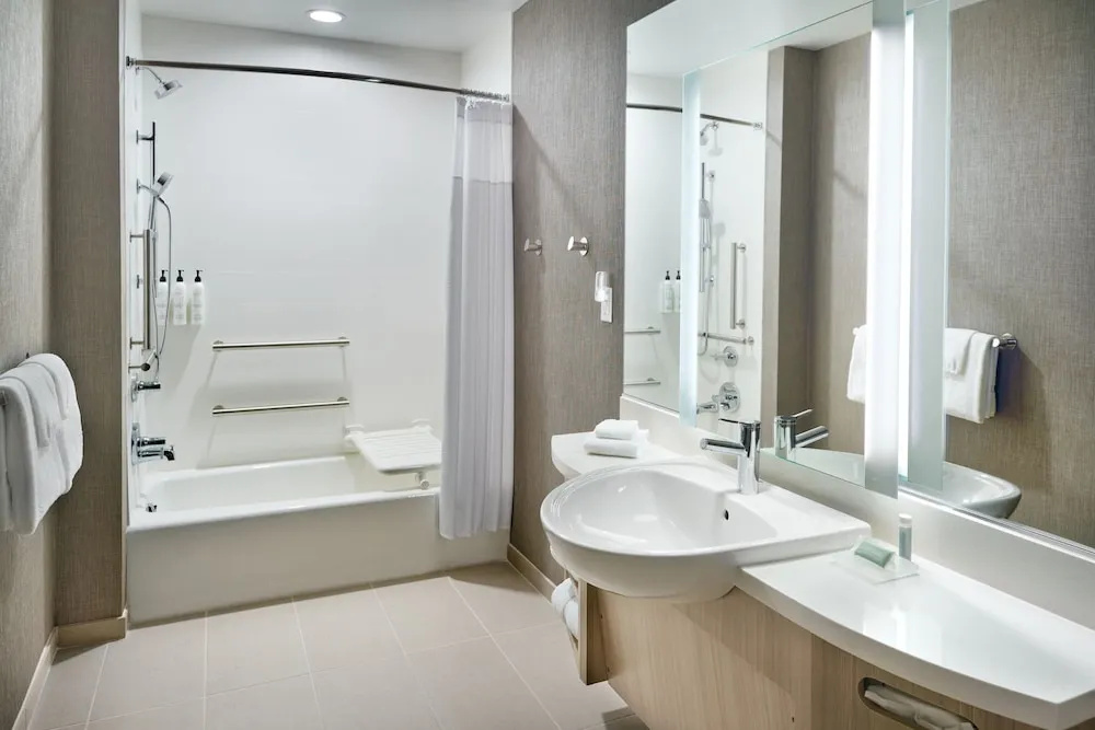 Double Suite (full double bed)