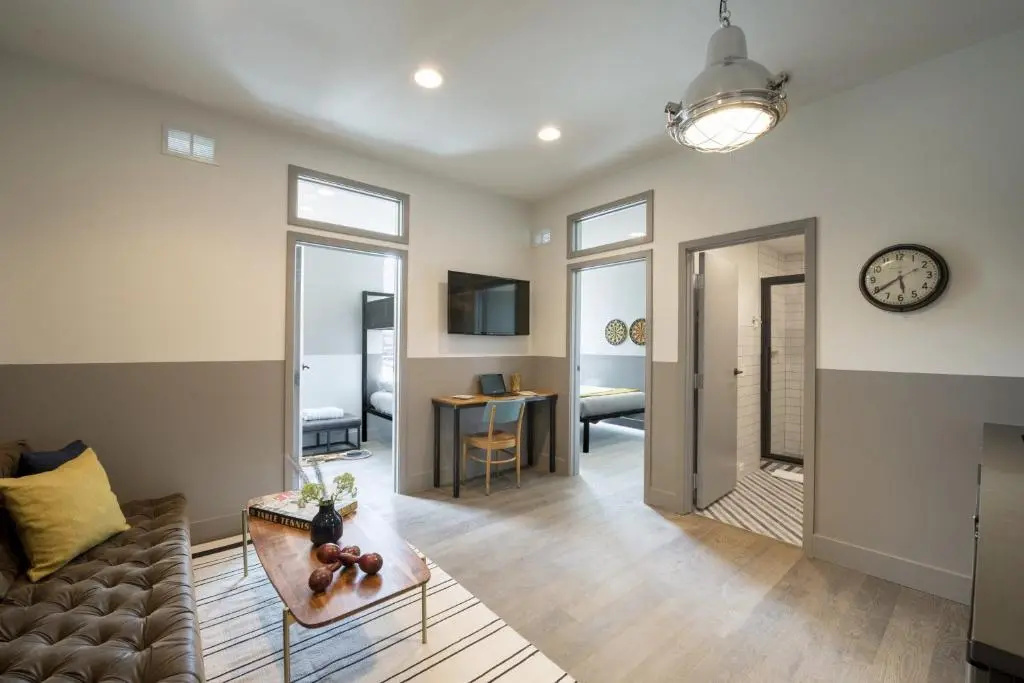 2 Bedrooms Suite