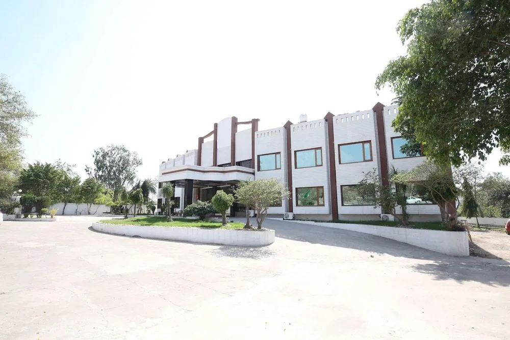 OYO 12767 Hotel Grand Chinar