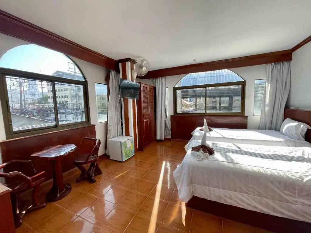Deluxe Double room (twin beds)