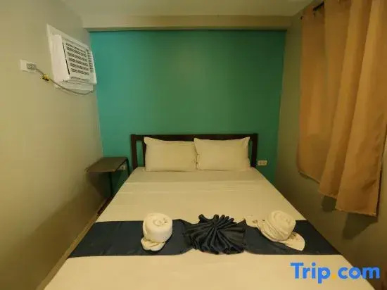Bed in Dorm (full double bed)