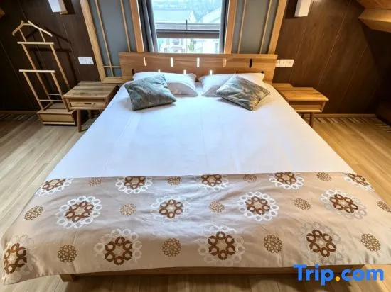 2 Bedrooms Standard Double Family room (twin beds)