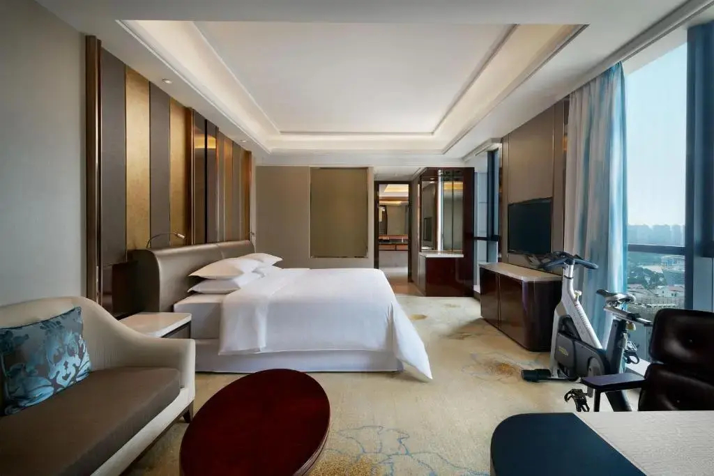 Sheraton Grand Zhengzhou Hotel - фото 33