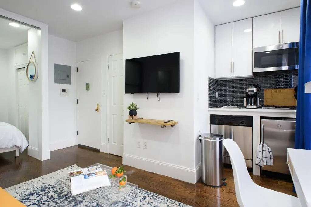 69-3b Prime Lower East Side Brand New 1BR