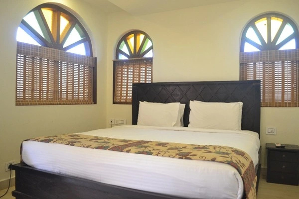 Deluxe Single room (extra bed not included)