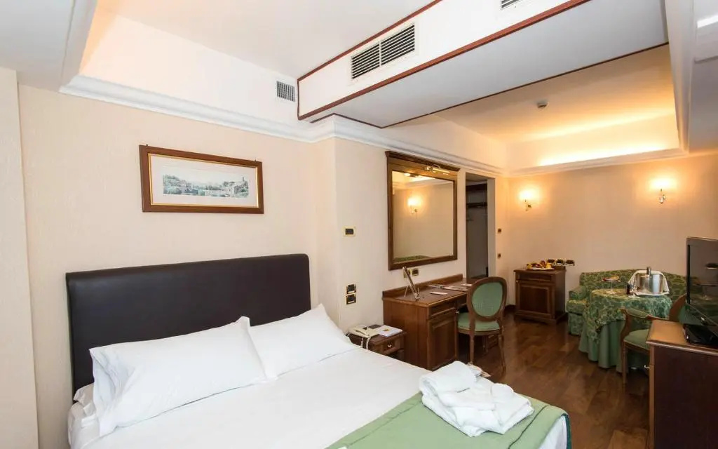 Standard Triple room