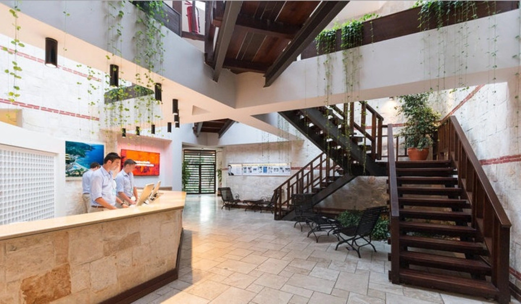 Hillside Beach Club image lobby