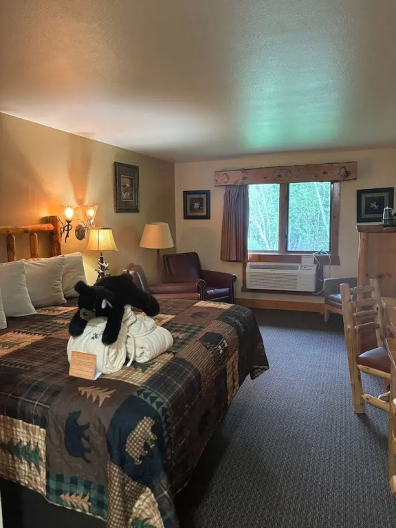 Standard Double room with mountain view (full double bed)