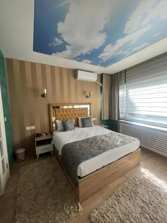 3 Bedrooms Apartment