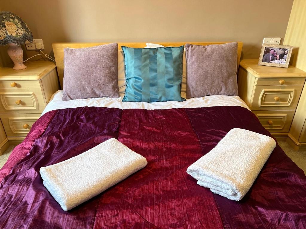 Simply Stunning 2 Bedroom Home with Parking space