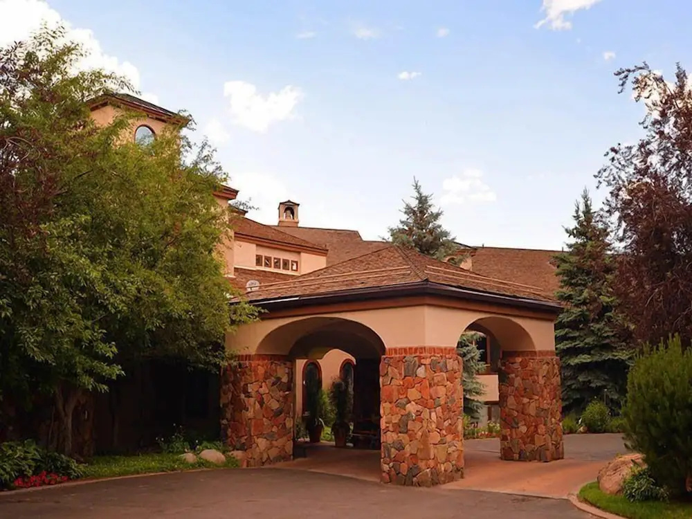 Arrowhead Village Condo - 104 Seasons Lodge