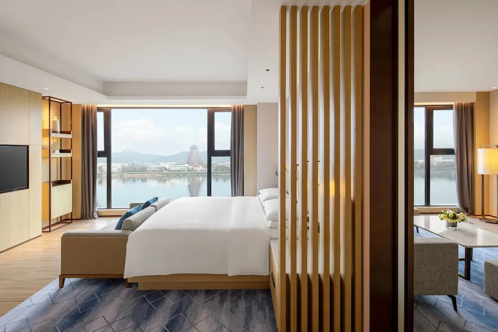 1 Bedroom Suite