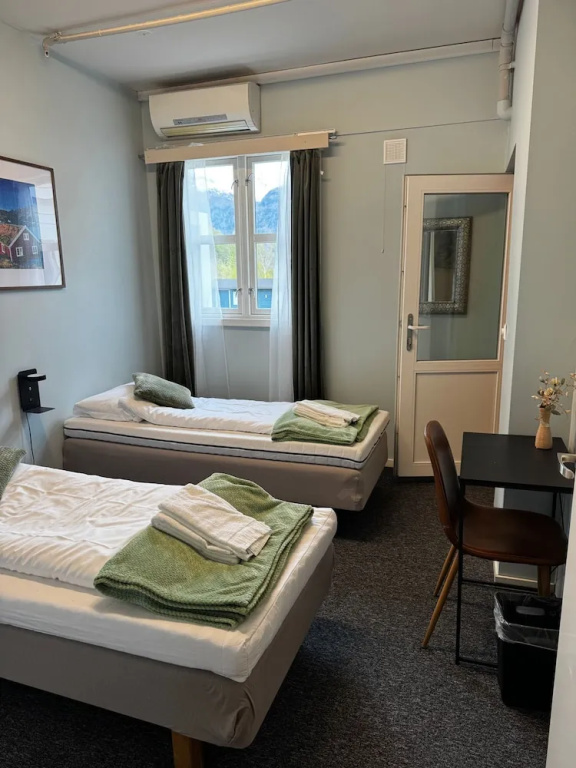 Economy room