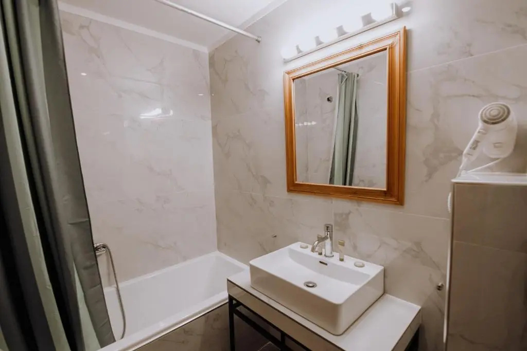 Golden View Beach Hotel - Chambres