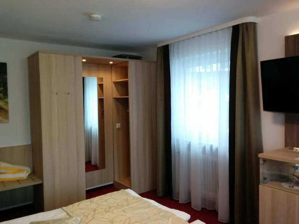Standard Double room with balcony (full double bed)