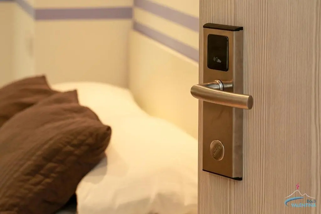 Standard Double room with balcony (full double bed)