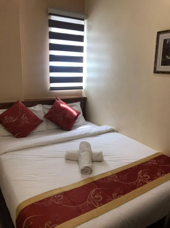 Deluxe Double room (full double bed)