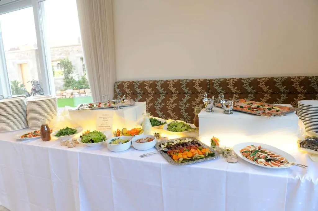 Food & Beverage