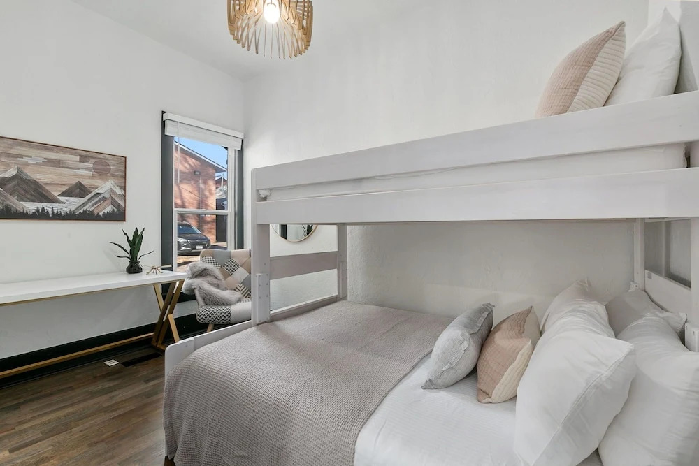 Old Town Retreat w/ Hot Tub Steps From Csu! — фото 2