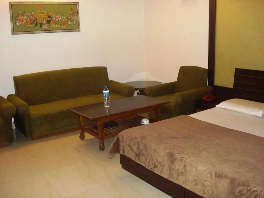 Hotel Surpin Palace - фото 3