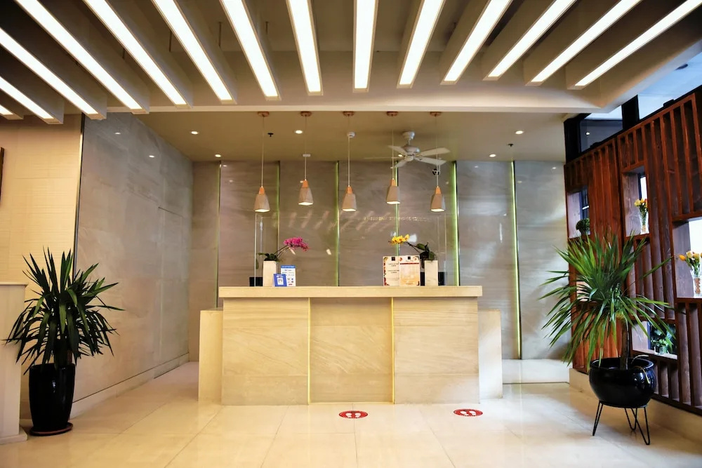 Lobby & Reception