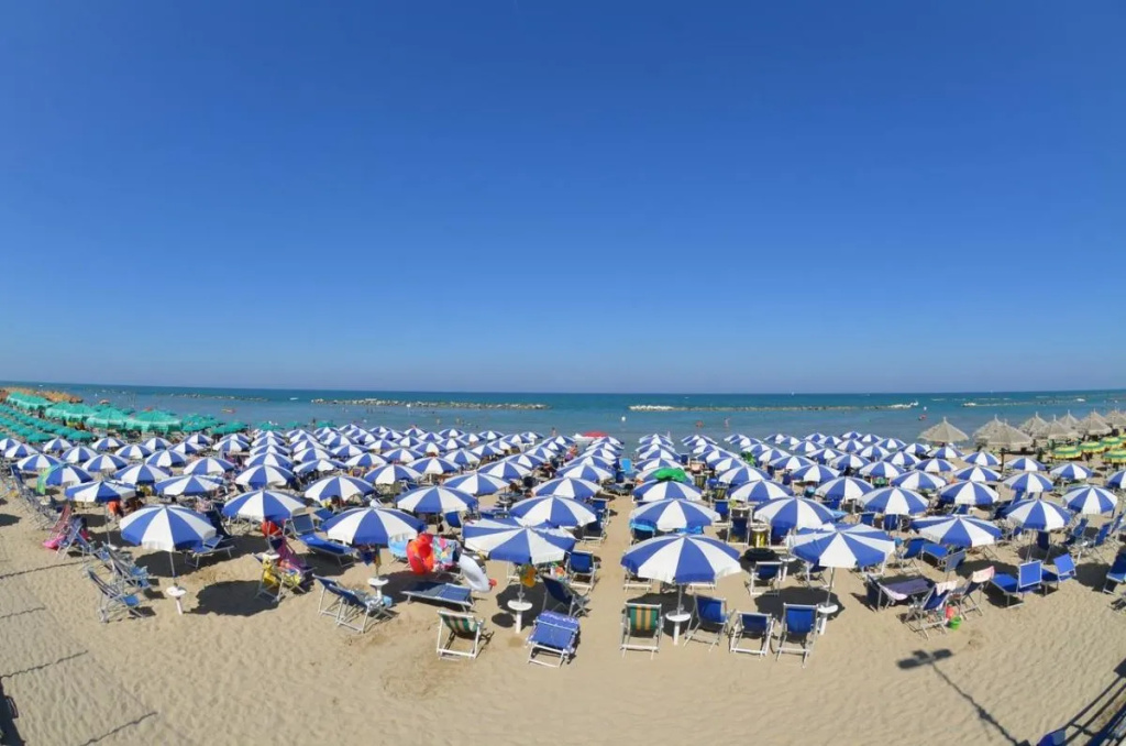 Beach & Waterfront