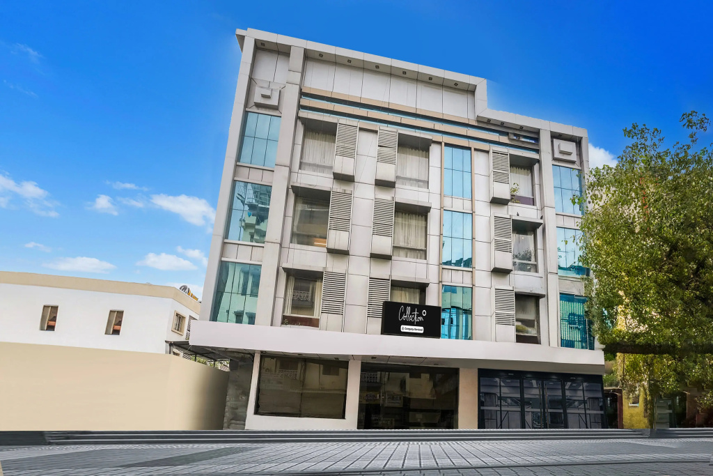 OYO 10733 Hotel Kingdom of Sai