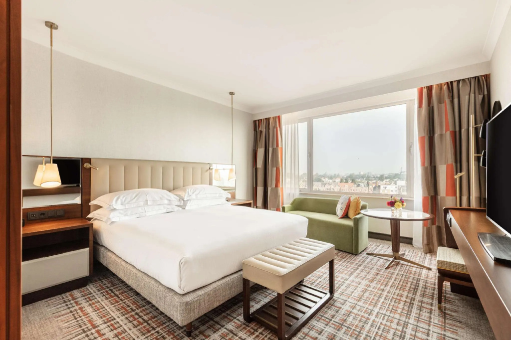 Executive Double room (full double bed)