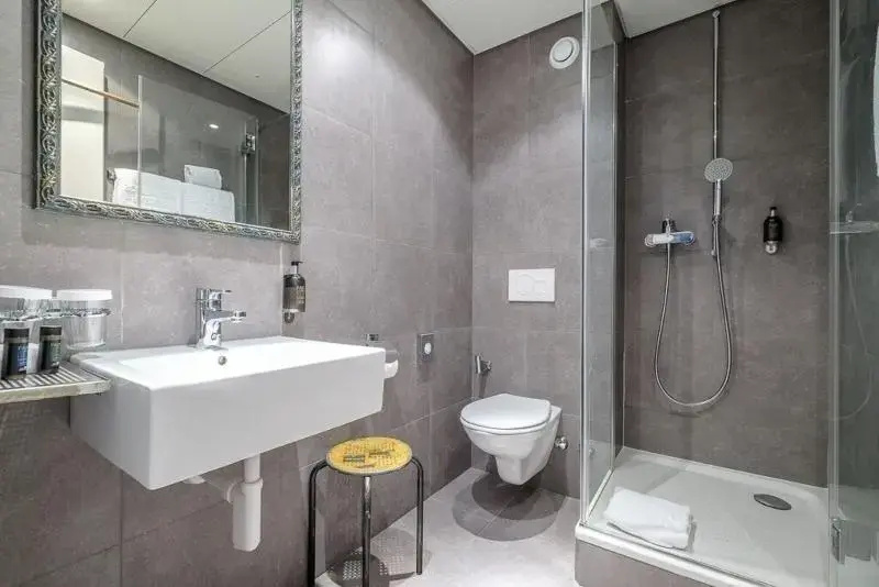 Classic Double room (full double bed)