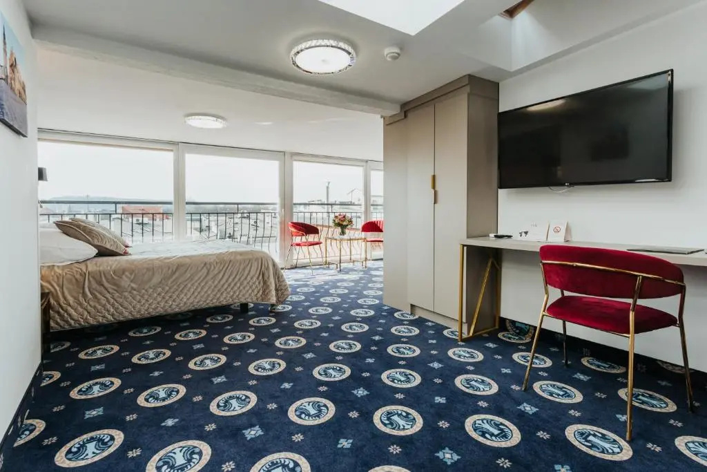 Superior Double room (full double bed)