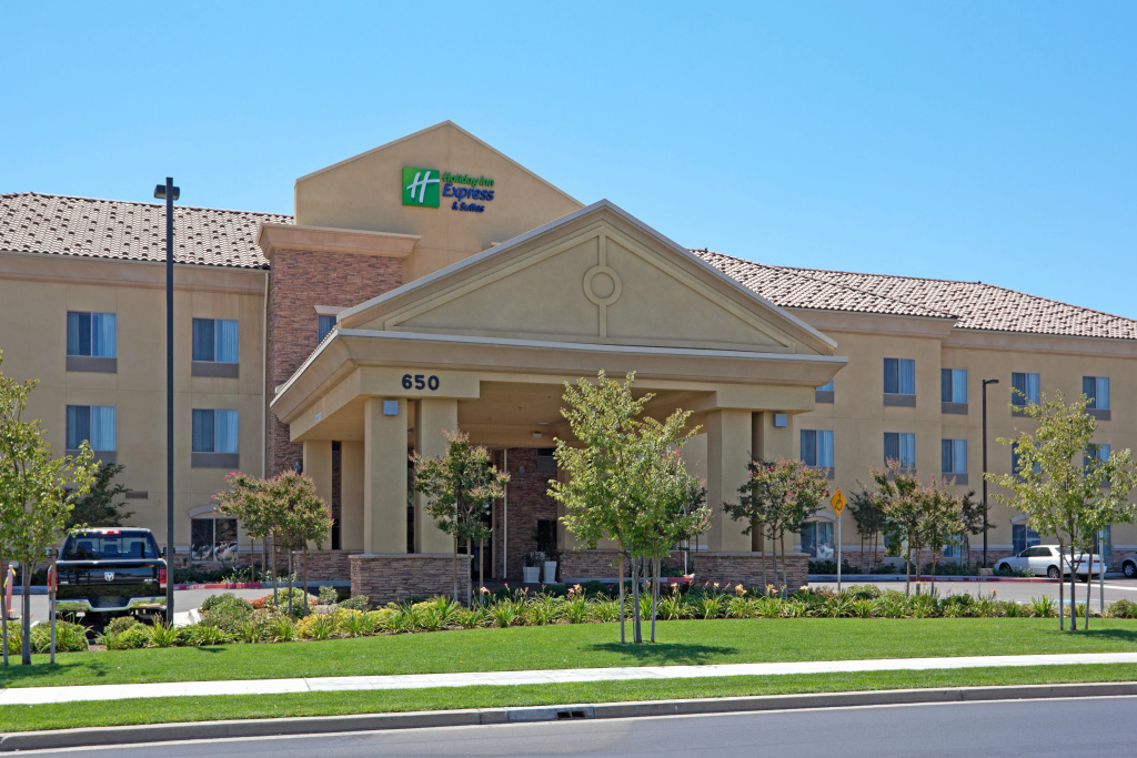 Holiday Inn Express & Suites Clovis-Fresno Area by IHG