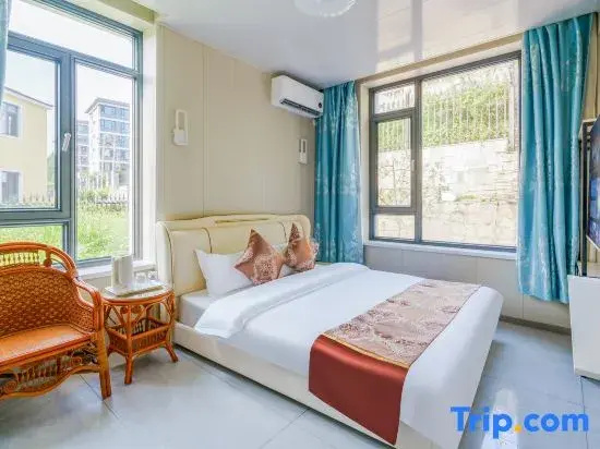 Deluxe Double room (full double bed)