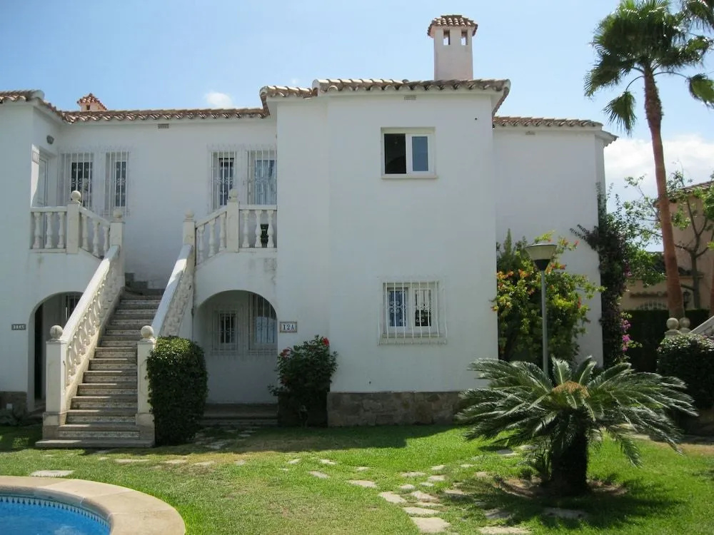 Apartamentos y Villas Oliva Nova Resort